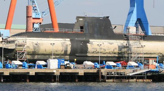 Griechisches U-Boot "Papanikolis"  der 214-Klasse im Bau bei HDW in Kiel