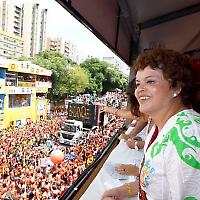 Die Kandidatin Dilma Rousseff beim Karneval <br/>Bild von Fotos da Bahia
